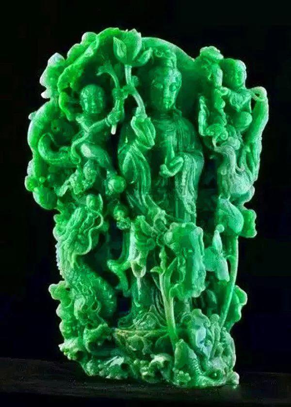 历年最顶级的翡翠拍卖,盘点价格过亿的翡翠