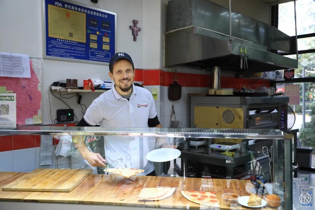 奇奇怪怪的披萨又增加了，意大利老板开的披萨店，超正宗