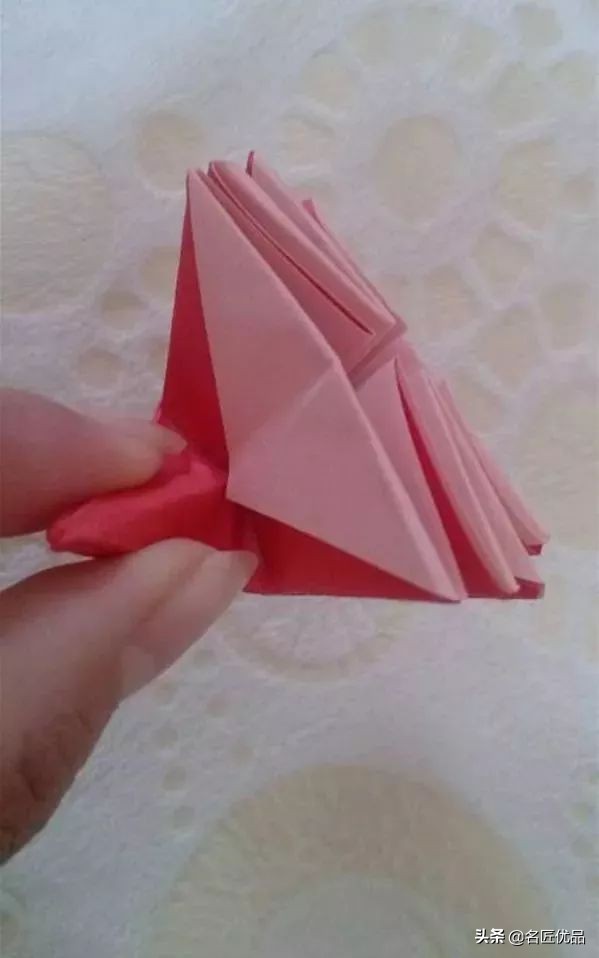 母亲节手工康乃馨简单又漂亮,母亲节适合给妈妈做的康乃馨手工