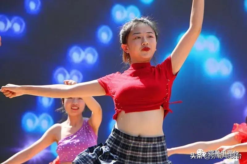 弥勒夜间直播,弥勒户外直播现场