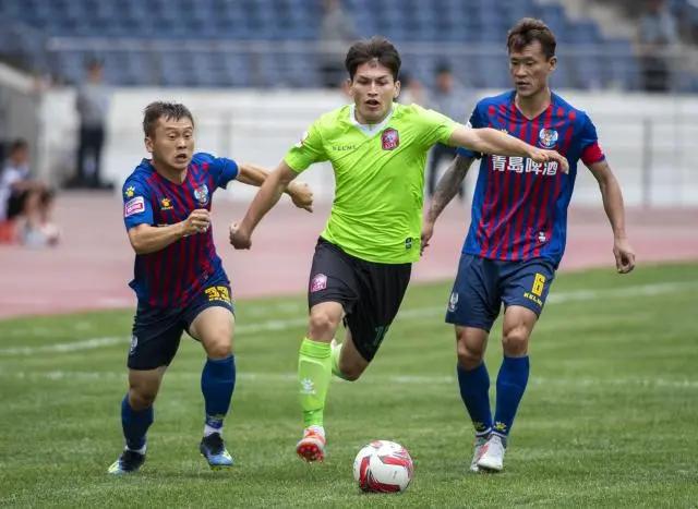 面对中国职业足球降薪一事，各方是谨慎过头，还是推诿扯皮？