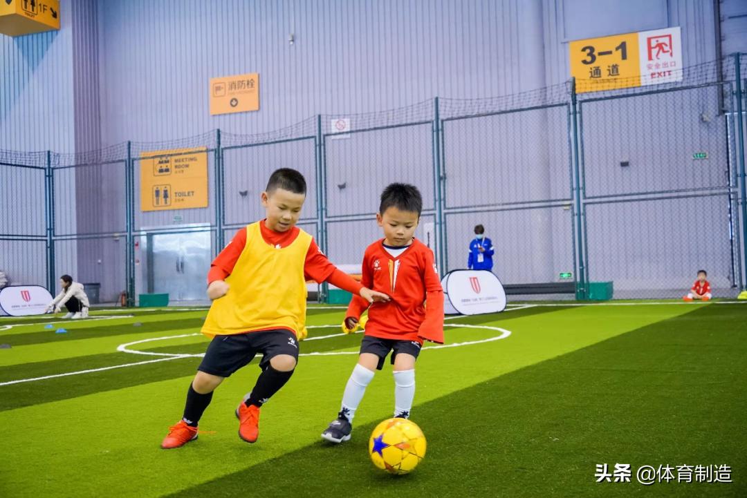 巧妙利用空间建篮球场,利用零碎空地建设小型足球场