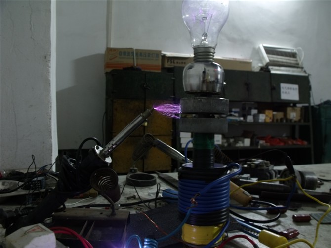 自制特斯拉线圈蜡烛,自制超大电弧特斯拉线圈