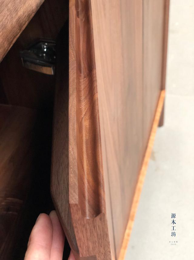 “拼一脸的缤纷染一屋的色块做最精彩的自己”原木家具最百搭