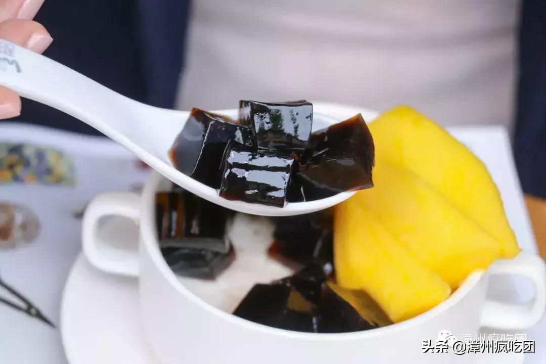 这对夫妻在古城开了一家小店!回头客特别多!好多创意港式甜品!