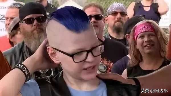 在这个世界上总有人会偷偷爱着你,生活再苦总有人默默地爱着你