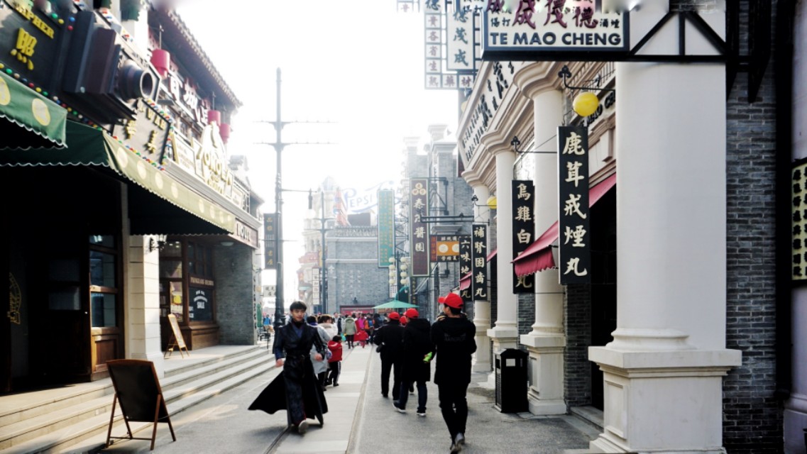 中原穿越时空夜游建业电影小镇,郑州建业电影小镇下午去游玩