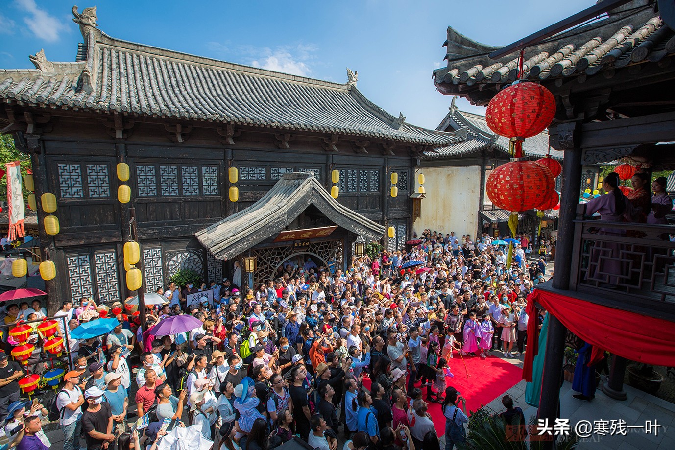 象山影视城景区人山人海,一起去看人山人海象山影视城