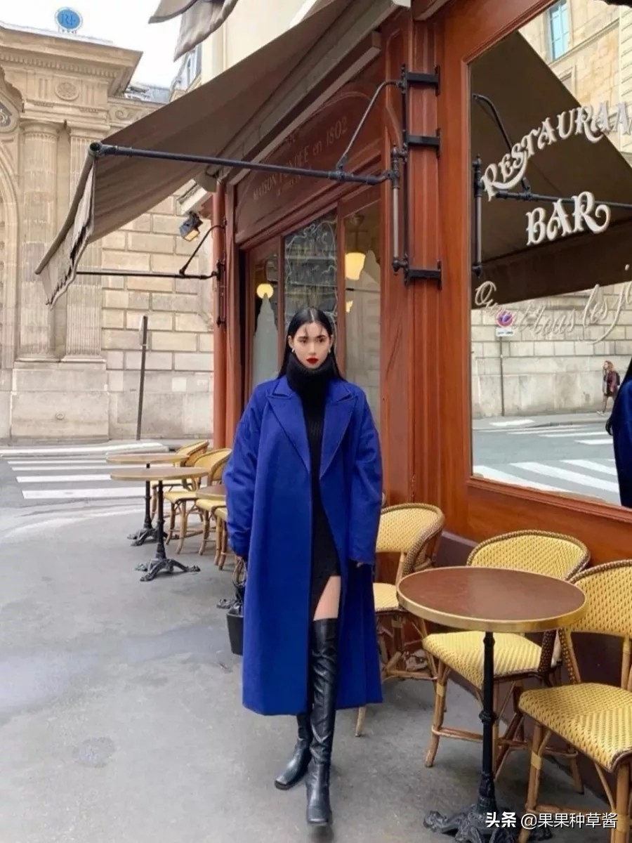 杨幂黑色字母袜王牌对王牌,杨幂格子衫高筒靴秀逆天长腿