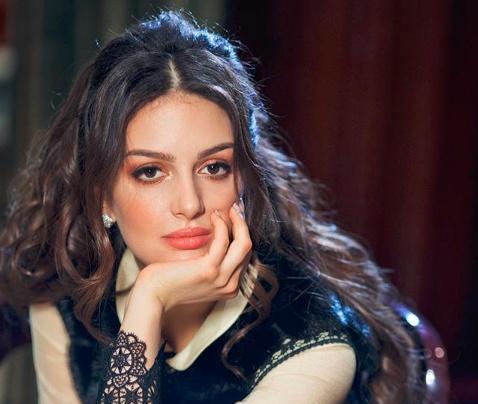 她是俄罗斯第一美女，嫁给马来国王45天遭驱逐，竟是她绿了国王