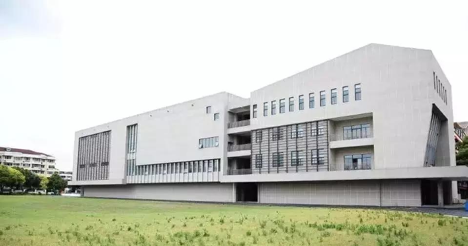 一年招生200人,一年招生最多的学校