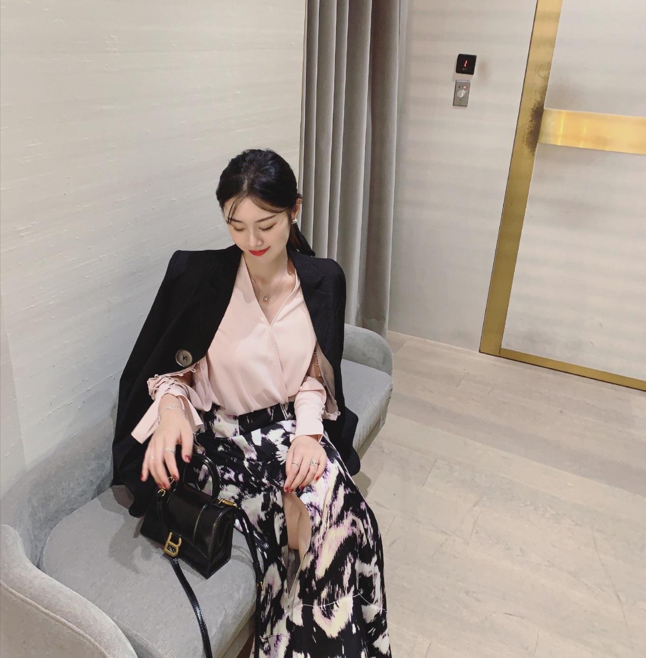 毛衣外套女搭配什么好看,穿什么搭配慵懒毛衣外套