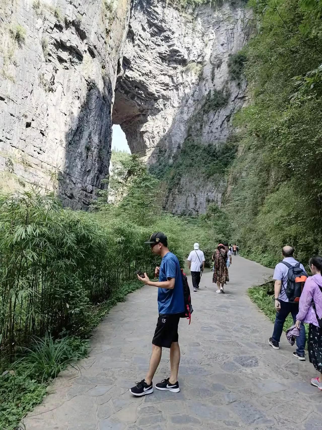 去重庆旅游武隆天坑,游重庆武隆天坑天生三桥