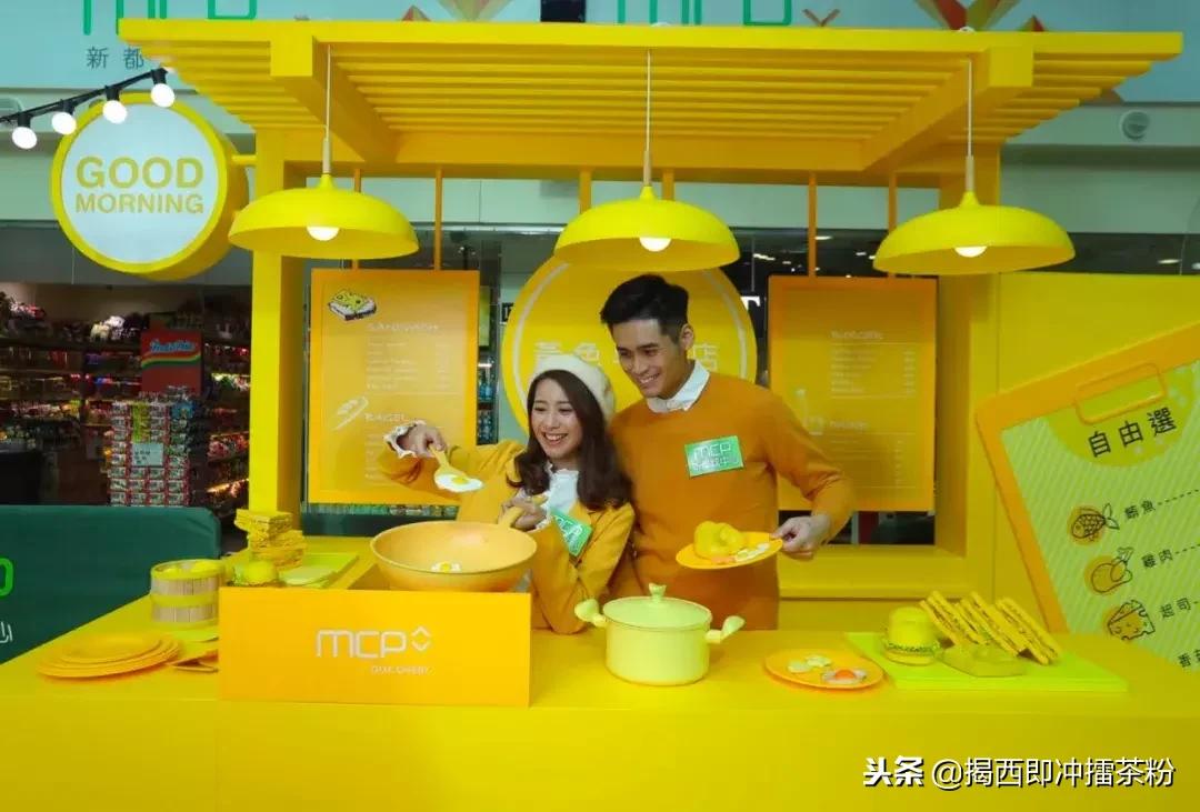 过分美丽！圣诞灯饰点亮香港：泰迪熊、比卡超、布丁狗陪你过圣诞