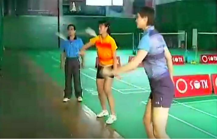 在家怎么练羽毛球,如何在家对墙练羽毛球