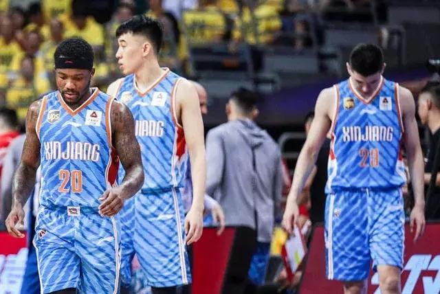 输球可以理解，但*疆新**为何会遭遇一场惨败？杨毅一番话一语中的