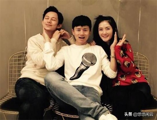 何炅穿越人海拥抱谢娜,何炅和谢娜穿越人海拥抱