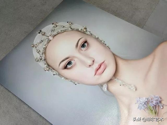 美女画家画美女，怎么看怎么美，看着她的画呼吸都要停滞了