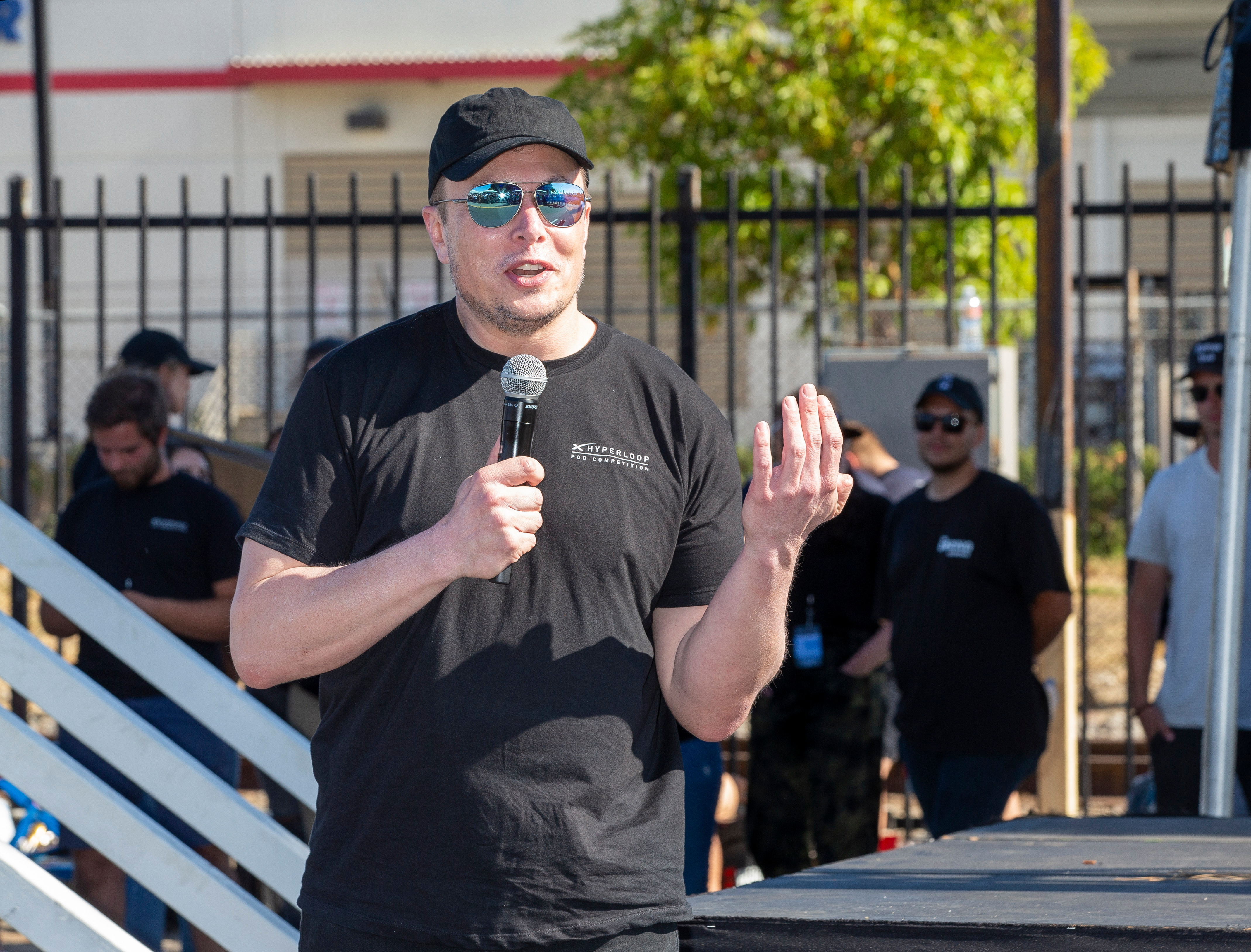 科技狂人马斯克登顶首富,马斯克创新速度