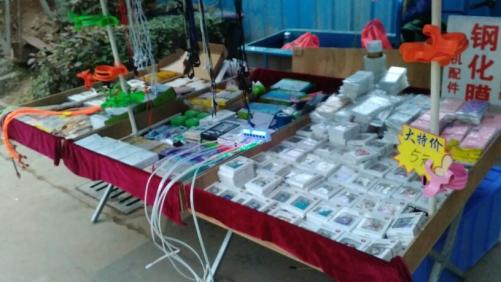 如何摆地摊快速赚钱,摆地摊赚钱小技巧视频