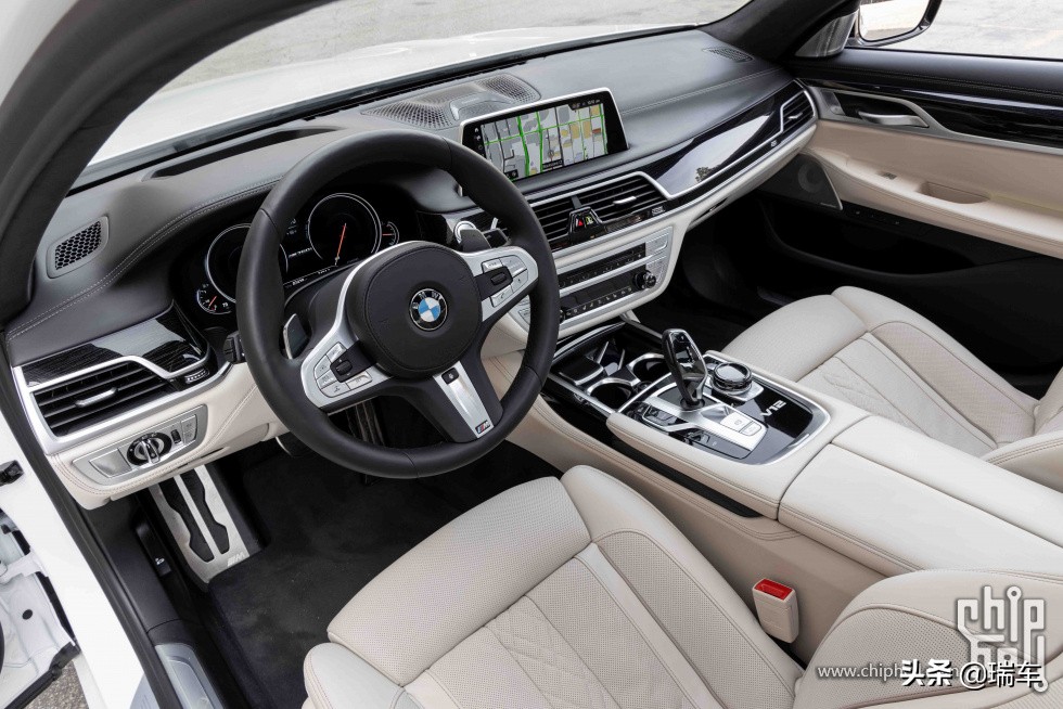 新款宝马m760liv12曜影特别版,宝马的v12