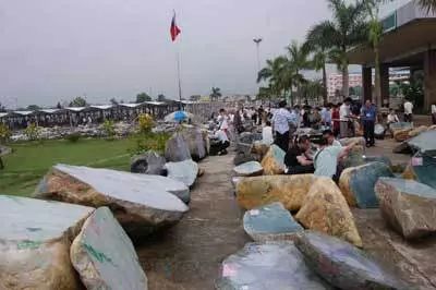 翡翠原石马崇仁 (翡翠大王马崇仁讲解翡翠赌石知识)