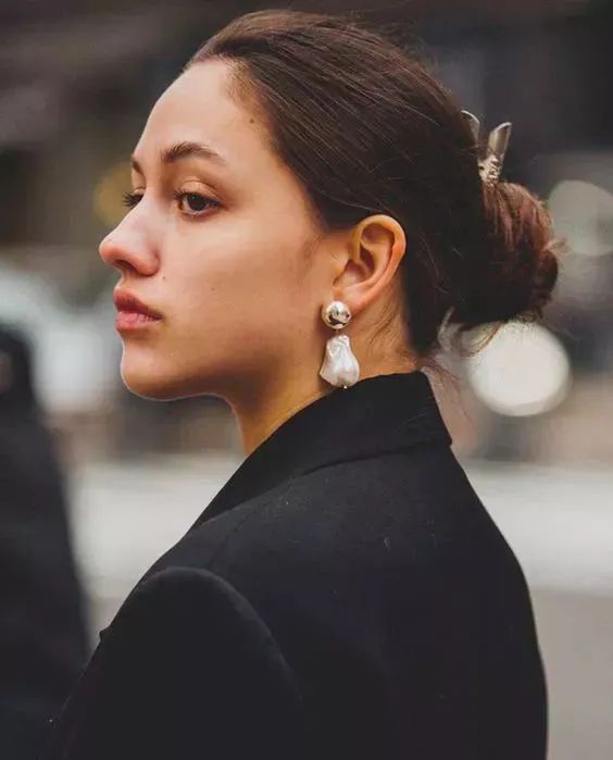 不要再乱穿格纹,不要再穿花里胡哨的衣服了