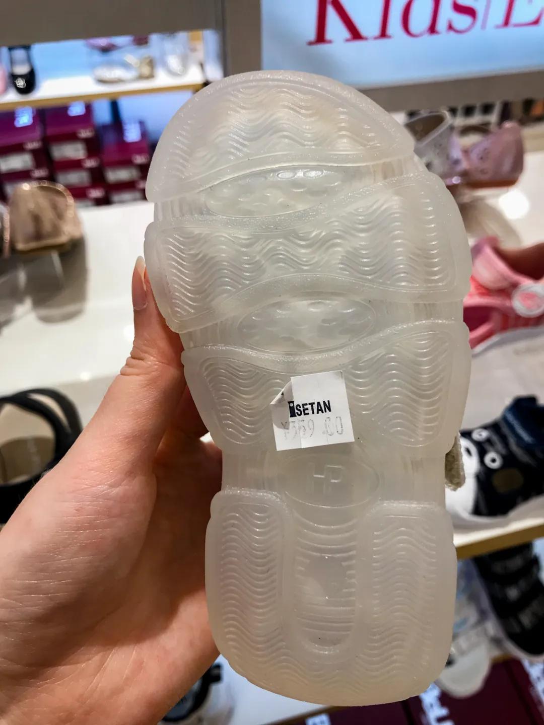 儿童穿哪种凉鞋比较好测评,关爱宝宝从脚开始