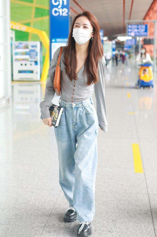 各种老爹裤搭配什么上衣,超喜欢老爹裤