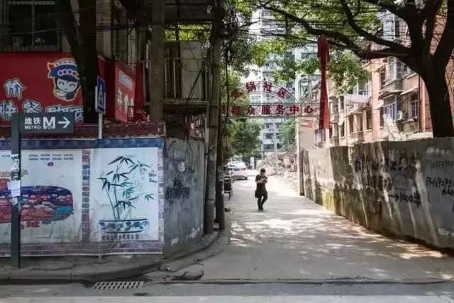 牛肉包子、热干面和豆皮，寻找传说中的武汉老武锅“三大金刚”