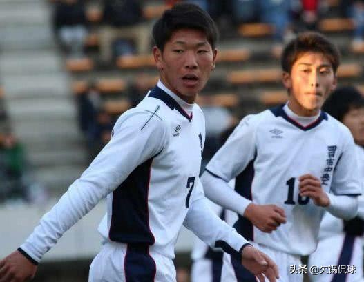 “只要在大赛成为优秀选手，你想买什么都行！”这就是人家的足球