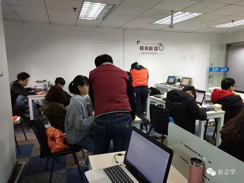 为什么女生学it有优势,女生学it适合学什么