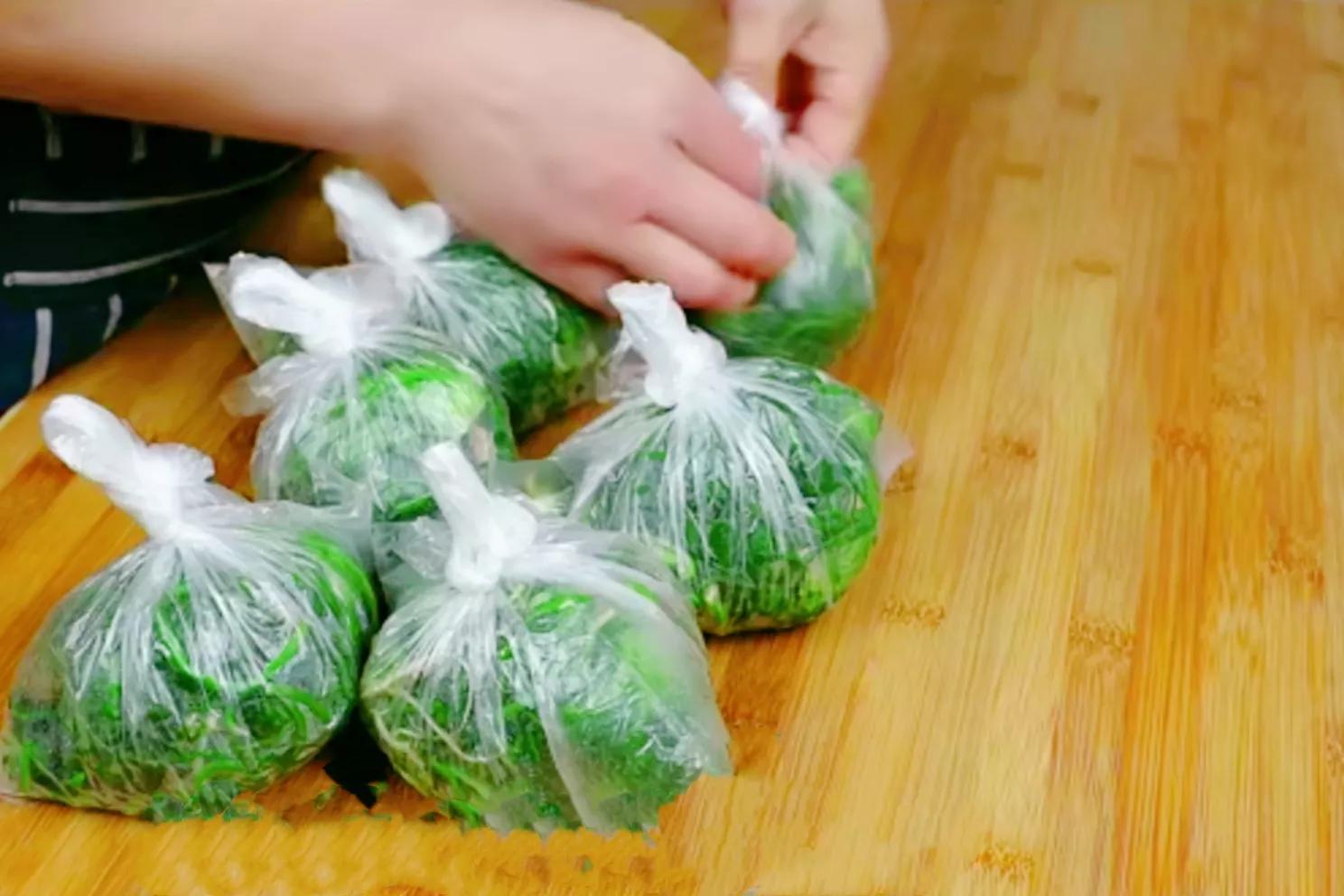 调荠菜饺子馅切记不要加一堆调料,调韭黄馅饺子馅牢记三不放