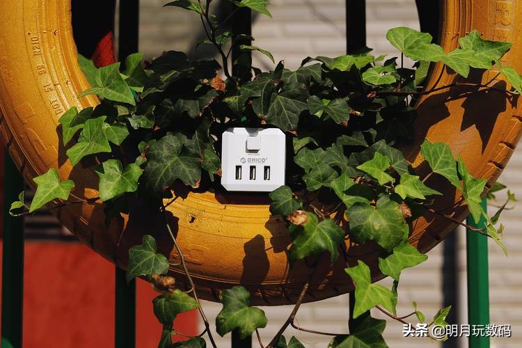 便于桌面收纳的插座,一个小小的插座