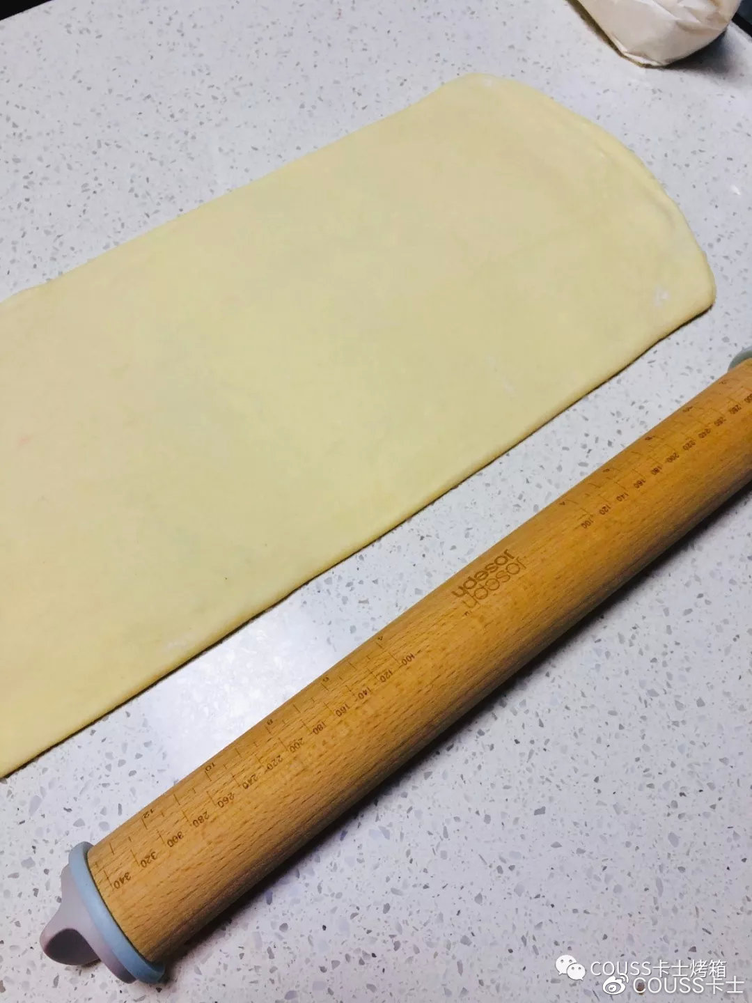 卡仕达酱酥粒面包,卡仕达酱蛋奶味面包