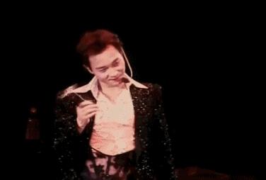 张国荣这一生，不长，刚好够我们“记念”一辈子