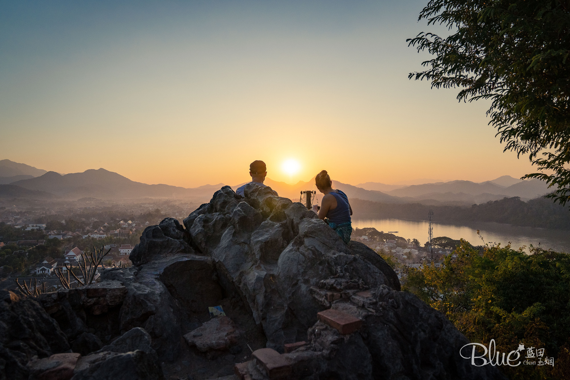 老挝旅游指南书籍,老挝旅游攻略1500字左右