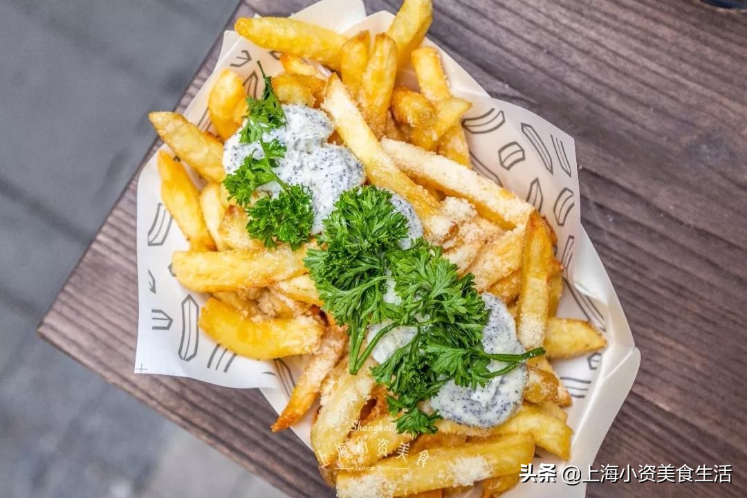 火遍ins荷兰国民大长腿薯条来了，一根要吃7口