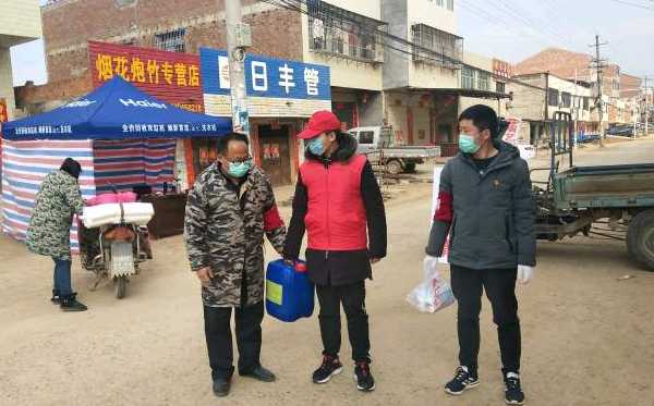枣阳，00后大学生家乡抗“疫”忙！