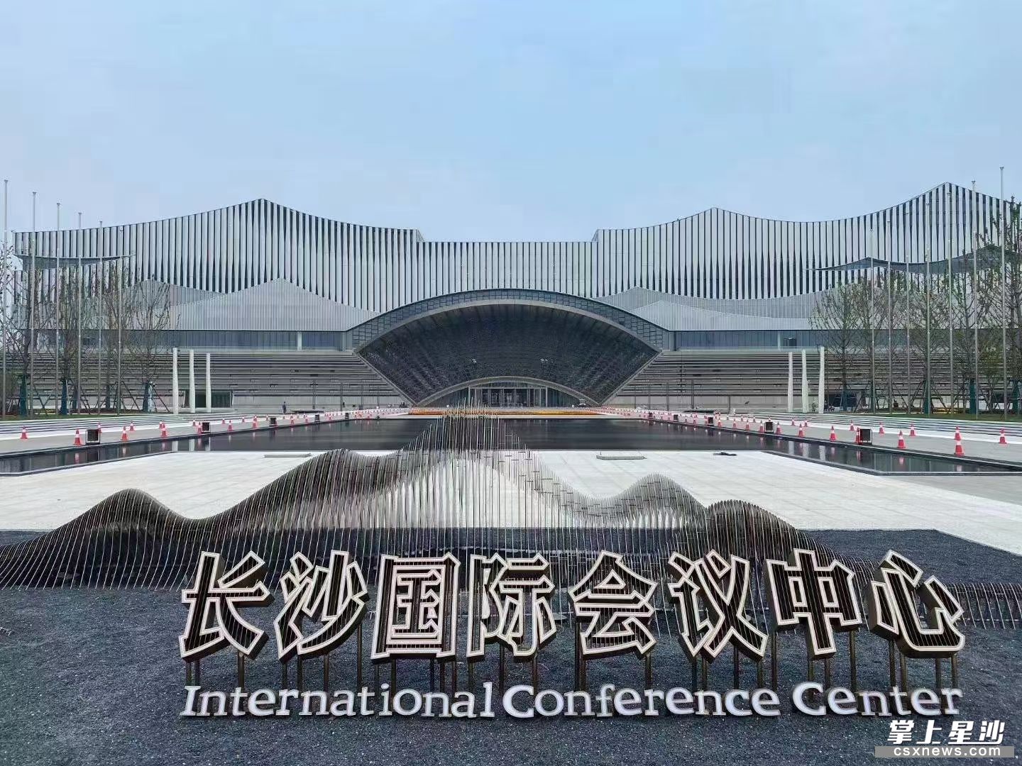 星沙都挺好雕塑,在都挺好遇到自己熟悉的车牌