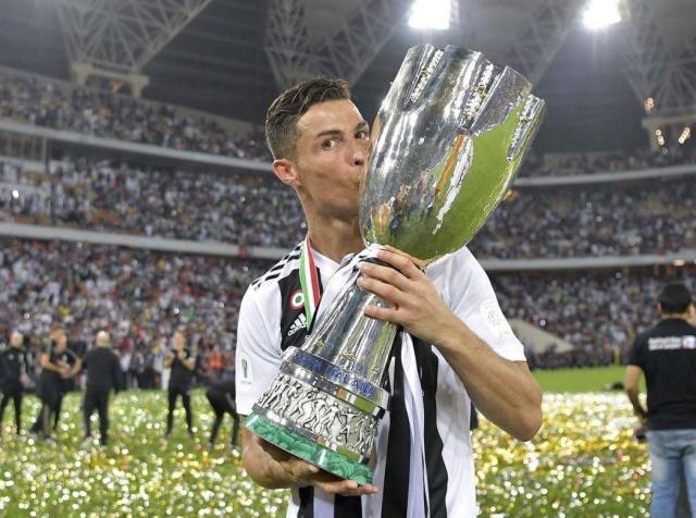 凌晨2点c罗,c罗再赢3场将夺第35冠