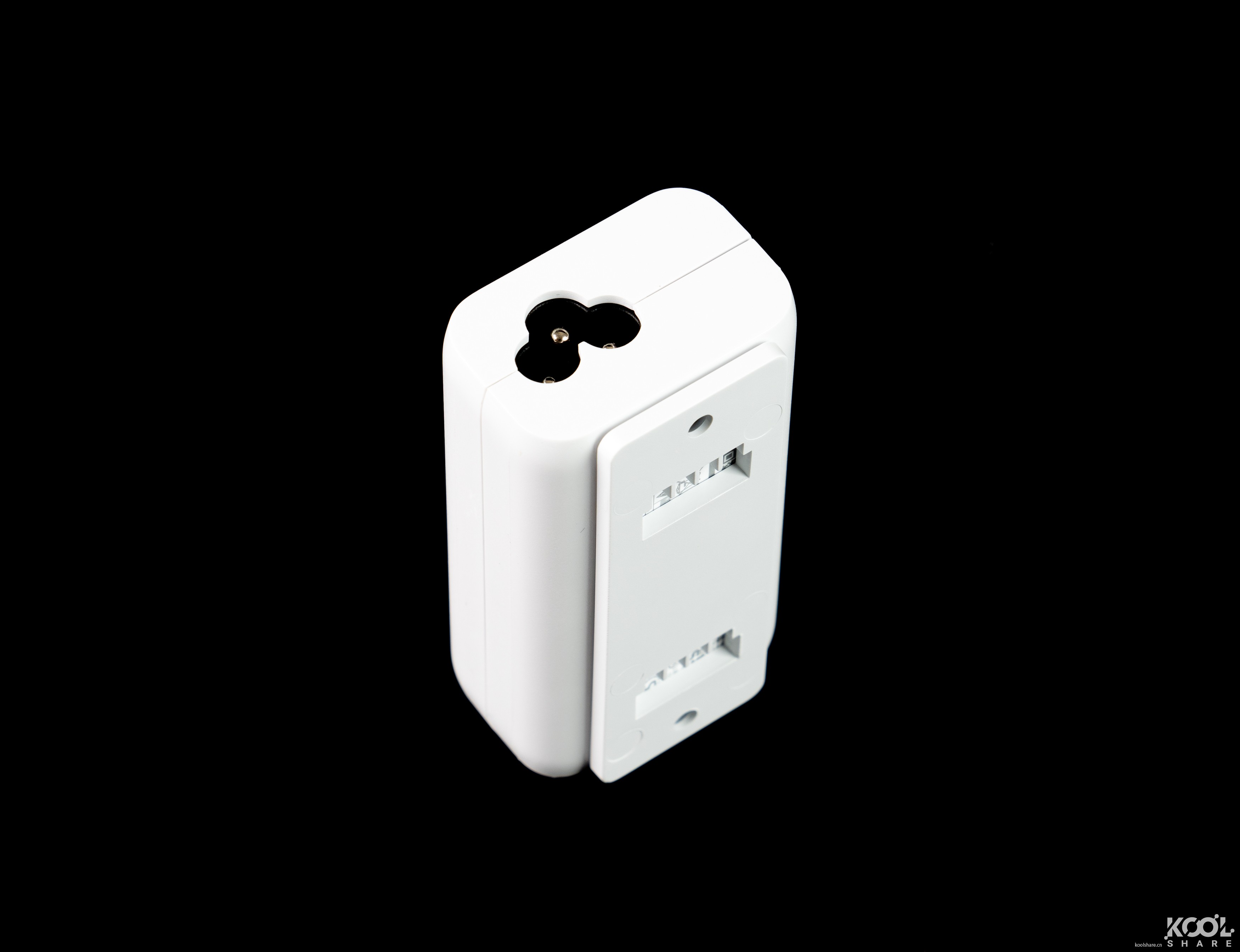 一台小巧精致的AP，UBNTUniFiAPFlexHD开箱拆解评测