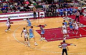 空中飞人不是浪得虚名的，乔丹不可思议的进球，你看过哪个？