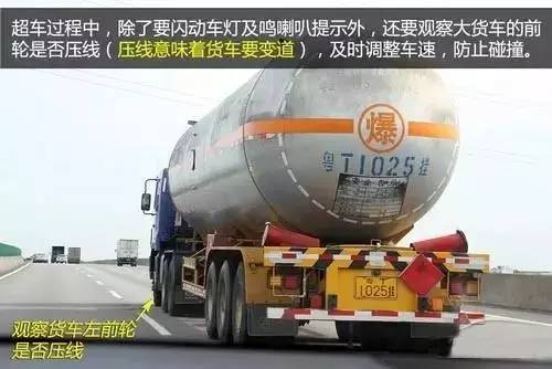 南昌一小车撞电动车视频,南昌电动车被撞两人死亡