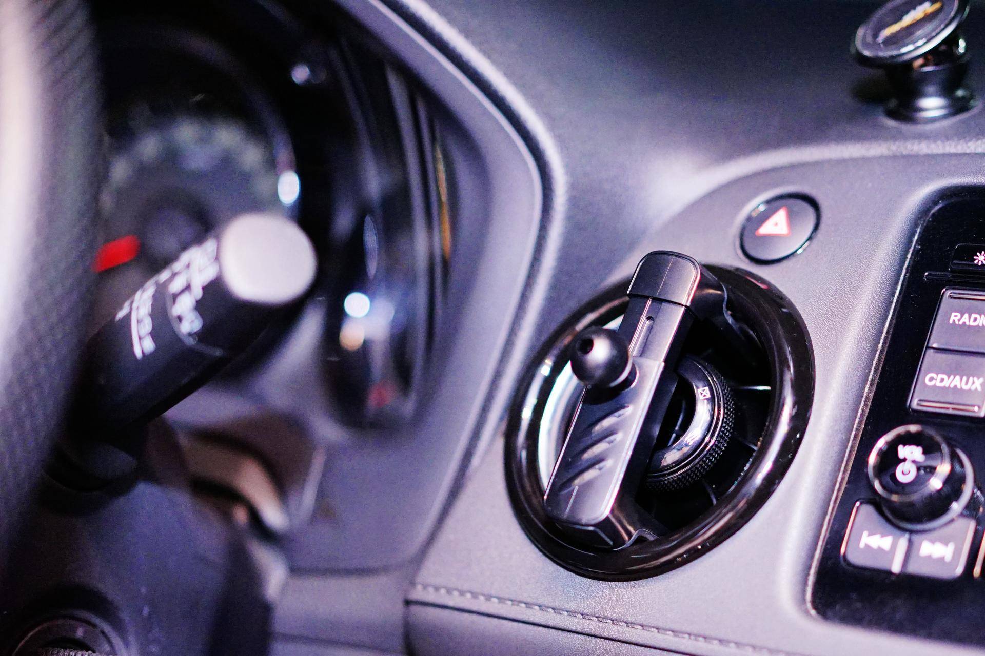 第一次用无线充电,华为第一代无线车充