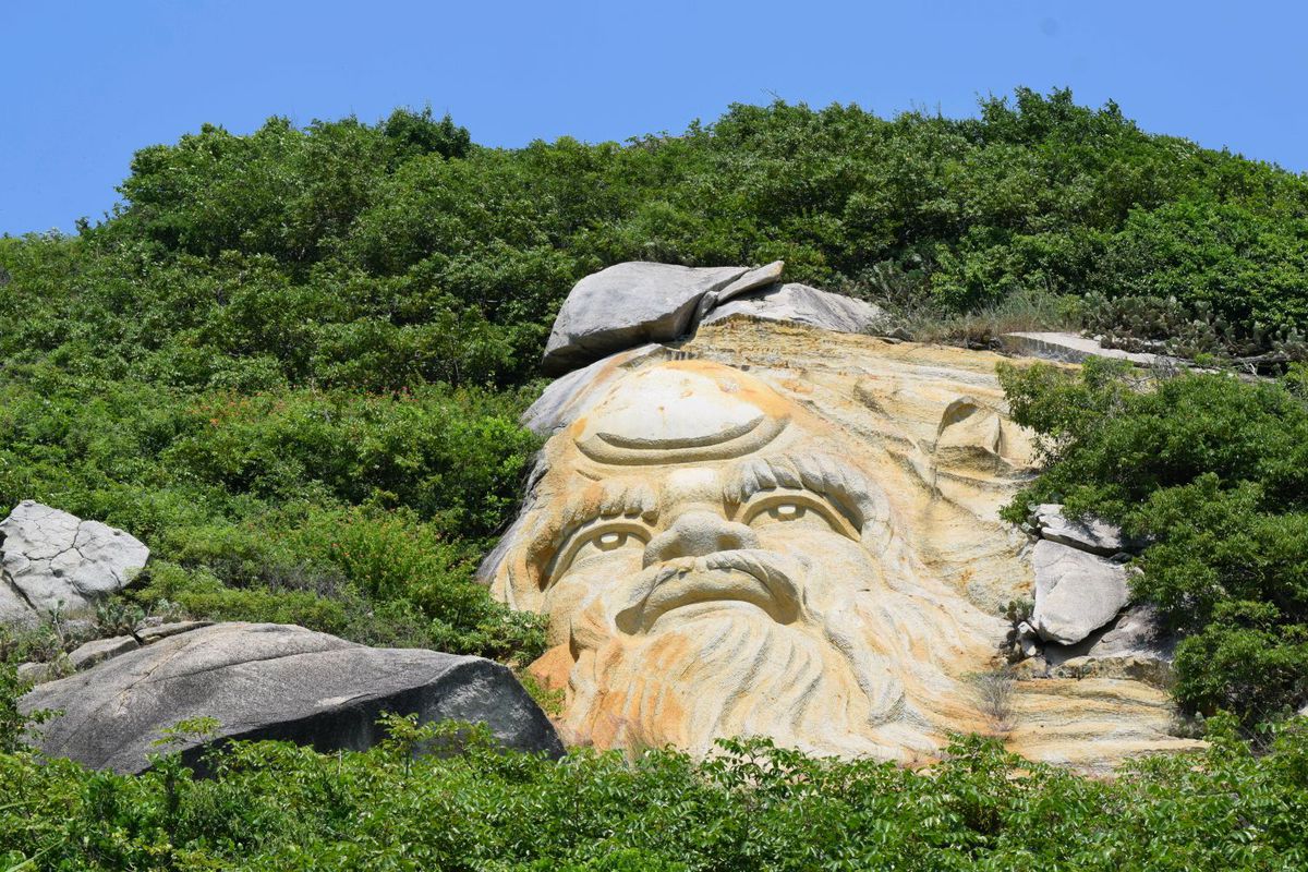 三亚是东方夏威夷吗,东方夏威夷到底是三亚还是岘港