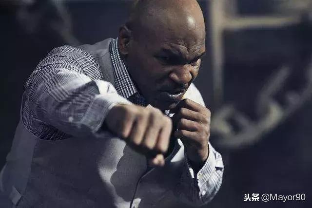 结束一天的疲惫工作喝杯星巴克,26岁年轻人从不喝星巴克