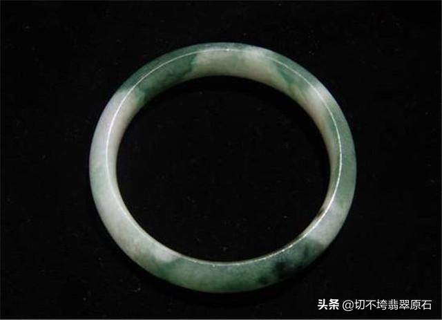 油青翡翠是什么颜色的好,油青种翡翠到底值不值钱