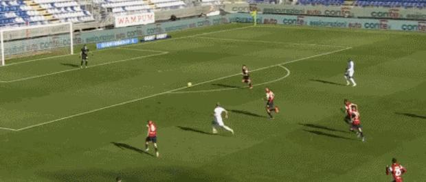 国米队长被讽“活着的雕像”真斗神霸气宣言：靠绷带进世界波