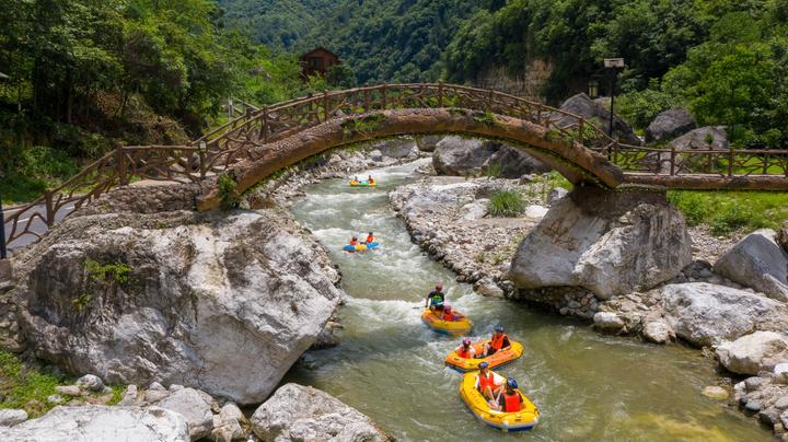 宜昌这个地方产美女，有一个大家都认识，现在还能让熊孩子涨知识